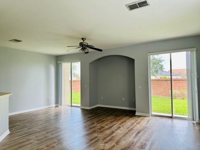 Foto del edificio - 1953 Estancia Cir