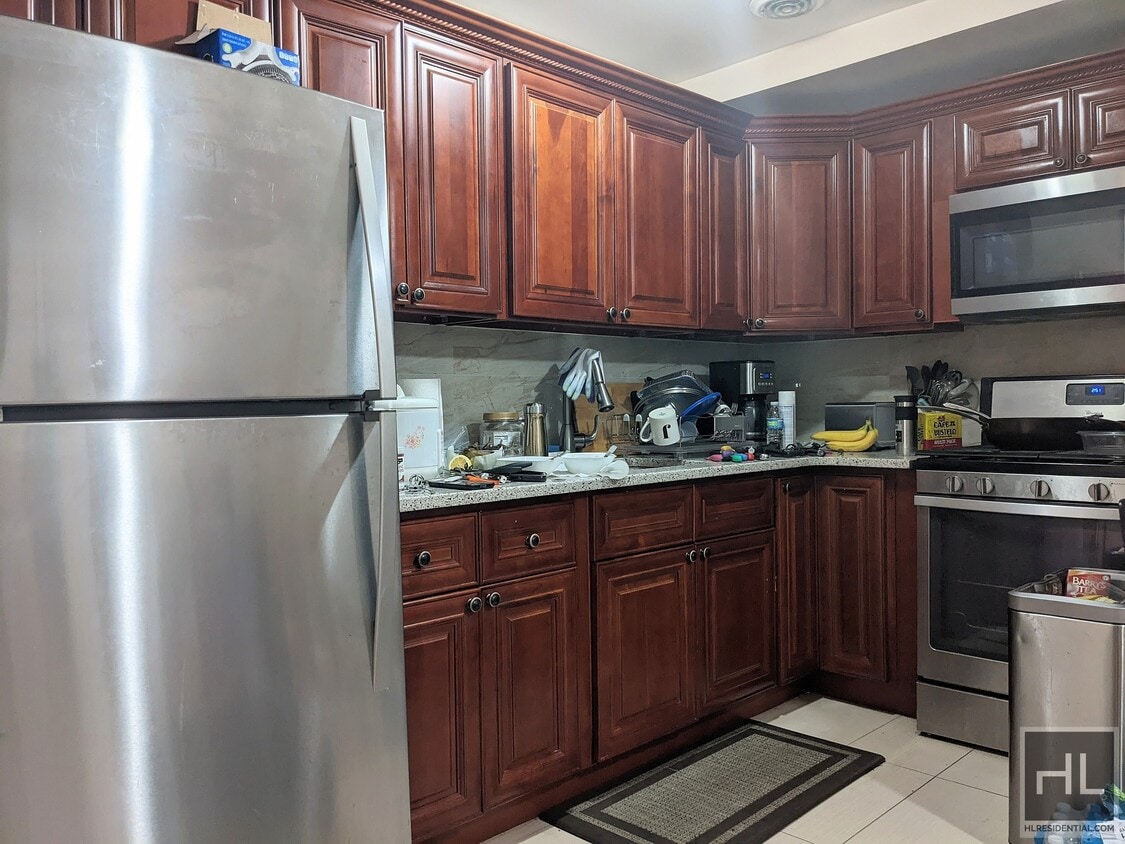 Primary Photo - 93 AVENUE