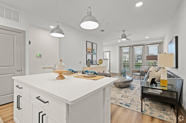 1BR , 1,5BA - 1.076SF Verde azulado - The Overton