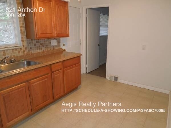 Building Photo - 321 Anthon Dr