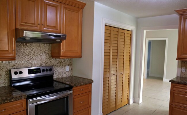 Foto del edificio - 11701 NW 27th Ct