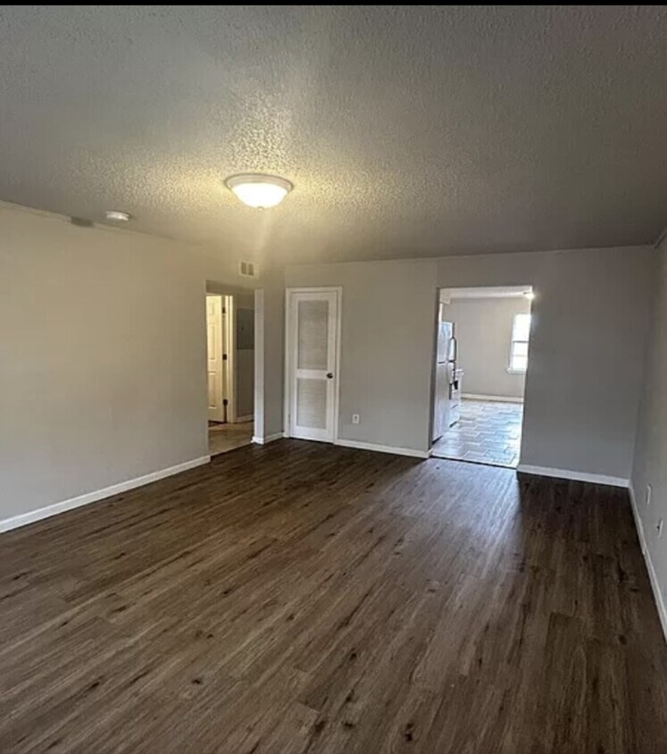 Foto del edificio - Xenial-Tuscaloosa Ave
