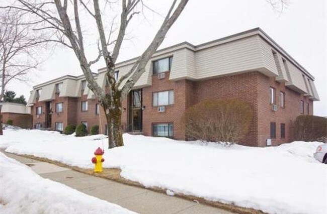 Building Photo - 11 Hallmark Gdns