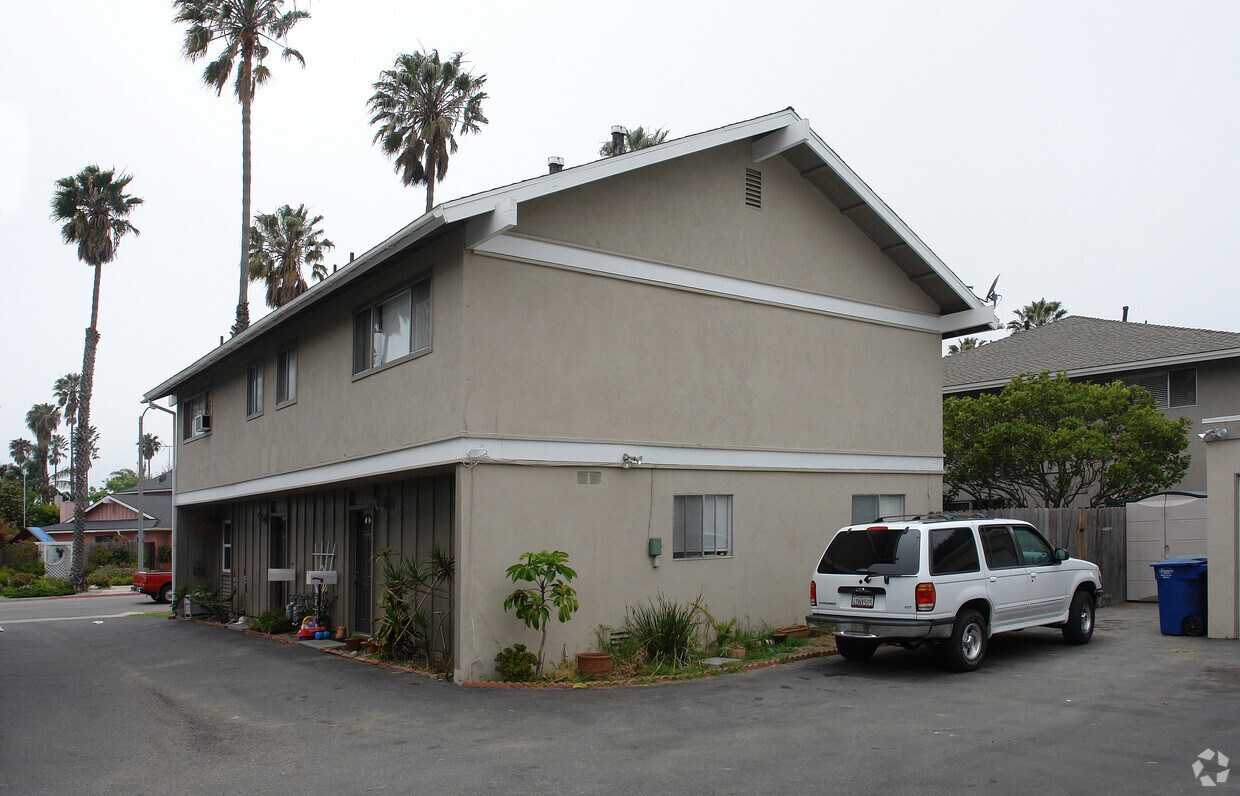 Building Photo - 2472-2474 Seahorse Ave