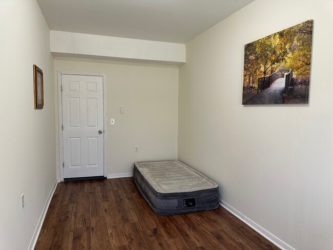 Room 2 - 1607 Dominik Dr