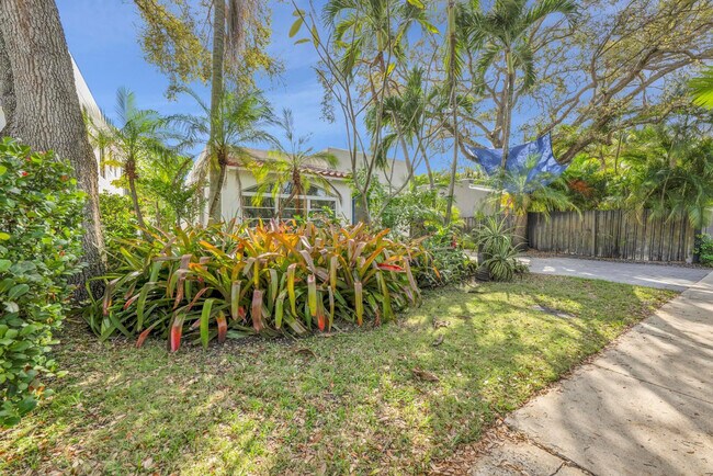 Foto del edificio - 1004 NE 3rd St