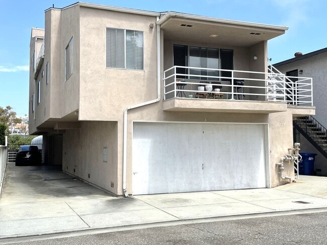 Building Photo - 1158 Cypress Ave