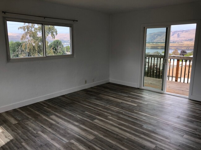 Foto del edificio - Application Pending - 3 Bedroom House For ...