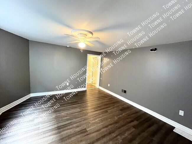 Building Photo - 369 Breckenridge St