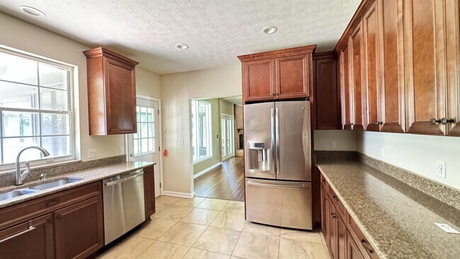 Building Photo - 5051 Thorden Rd