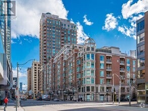 Building Photo - 38-838 Avenue Rd