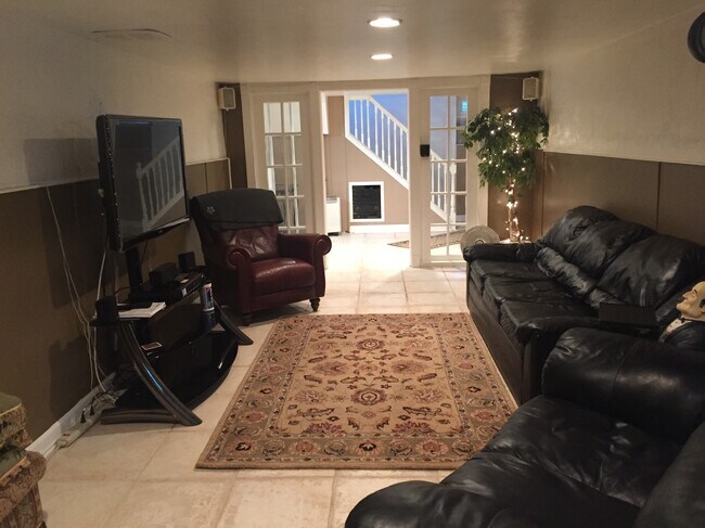 Foto del edificio - 23911 Lake Rd