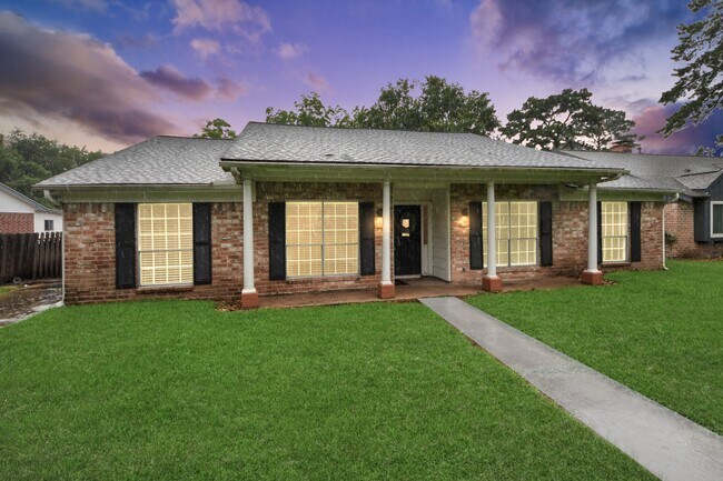 Foto del edificio - 1319 Forsythe Ln
