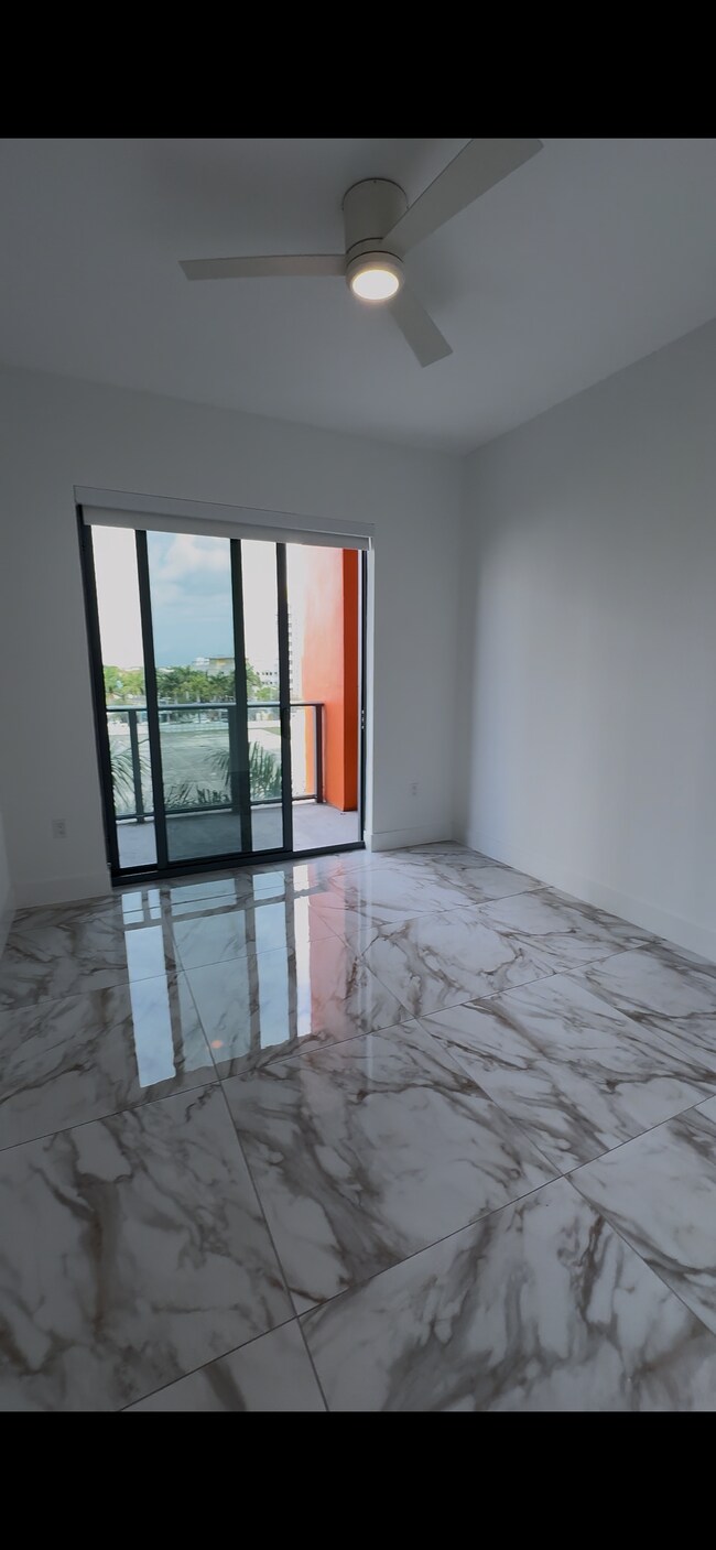 Foto del edificio - 213 NE 27th St