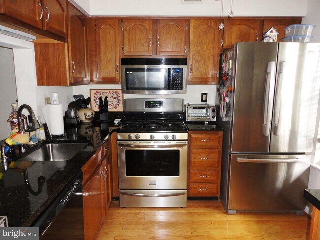 Building Photo - 4603A Adelaide Dr