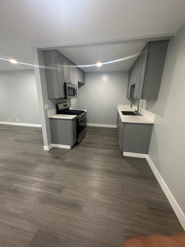 Foto del edificio - 16121 Clark Ave