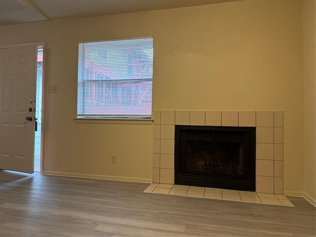 Building Photo - 4405 Avenue A