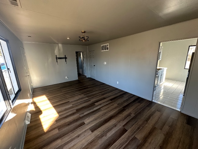 Building Photo - 3127 S 40th St