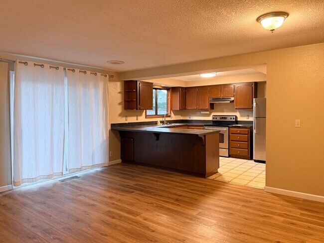 Foto del edificio - 4403 Panther Ct NE