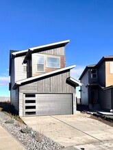 19214-1922A 22A Ave NW
