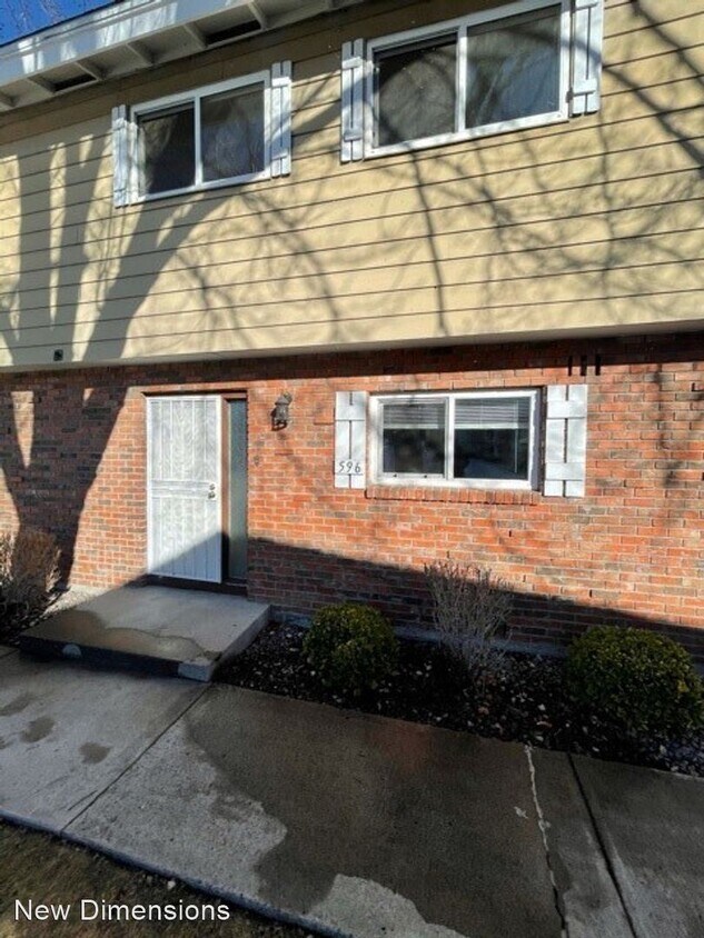 2 br, 1.5 bath House 596 Smithridge Park House for Rent in Reno, NV