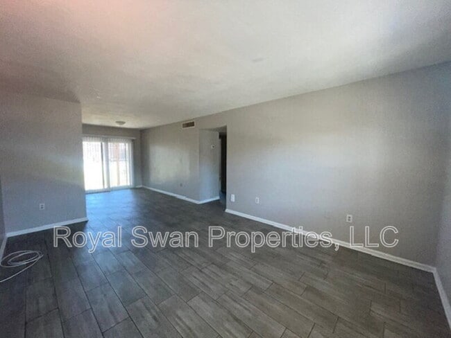 Building Photo - 1920 E Edgewood Dr