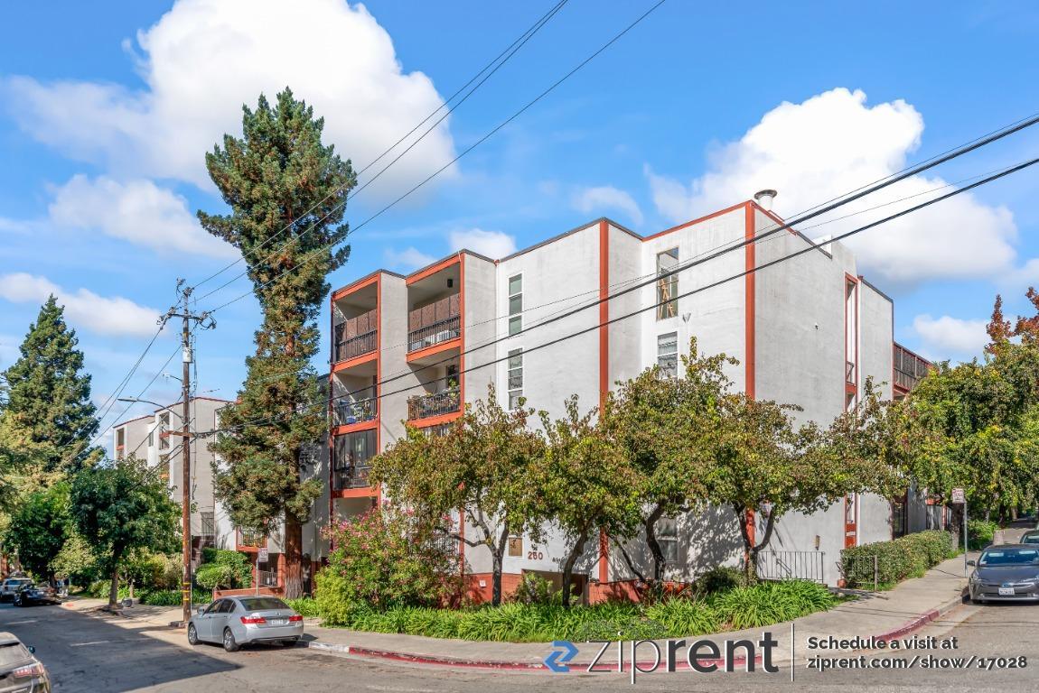 Primary Photo - 250 Whitmore St