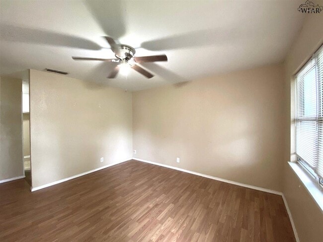 Building Photo - 1442 Deville St