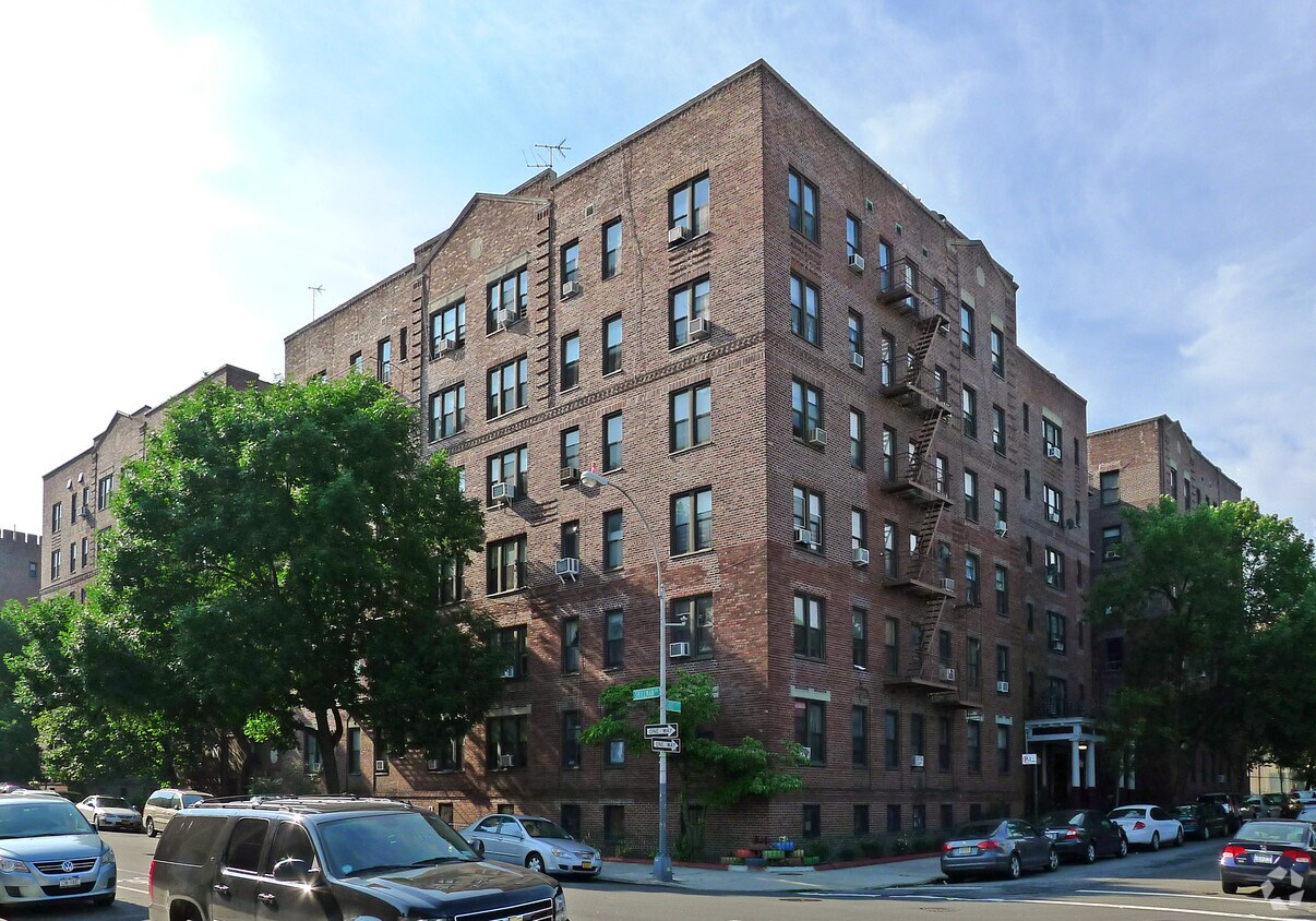 4111 40th St, Sunnyside, NY 11104 Apartments in Sunnyside, NY