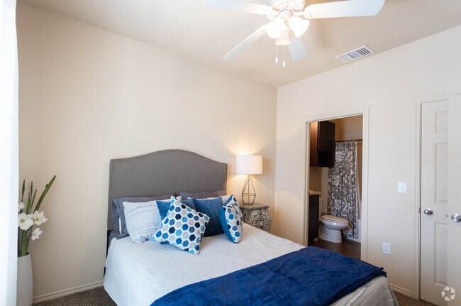 2HAB, 2BA - 858 ft² - Elm Creek