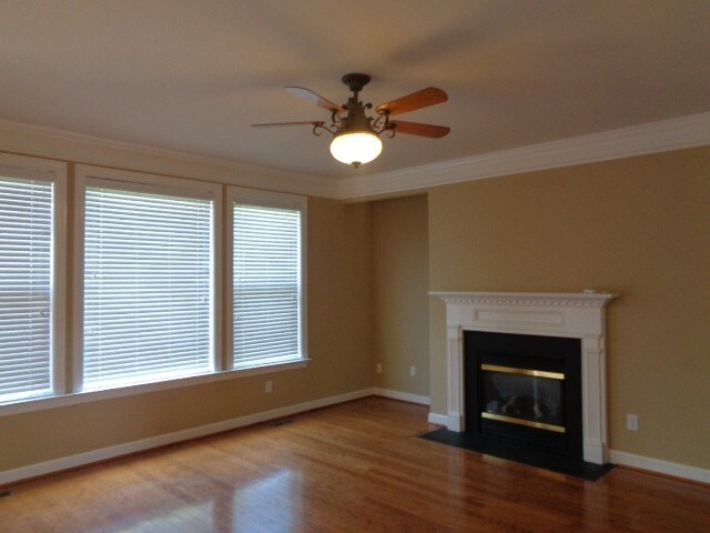 Foto del edificio - 3052 Brookview Forest Dr