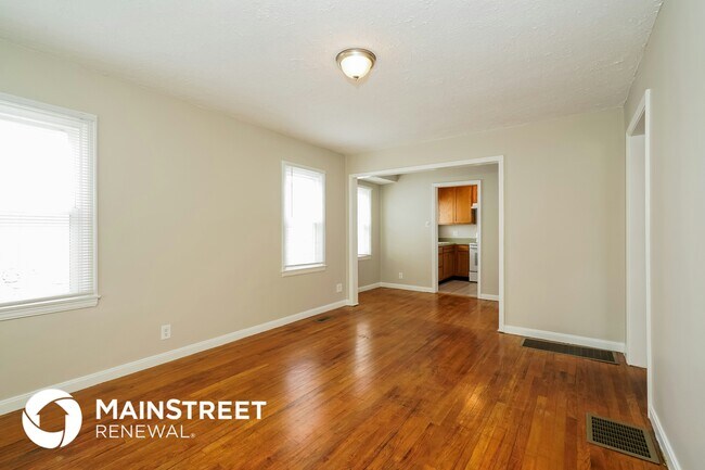 Foto del edificio - 4568 Young Ave