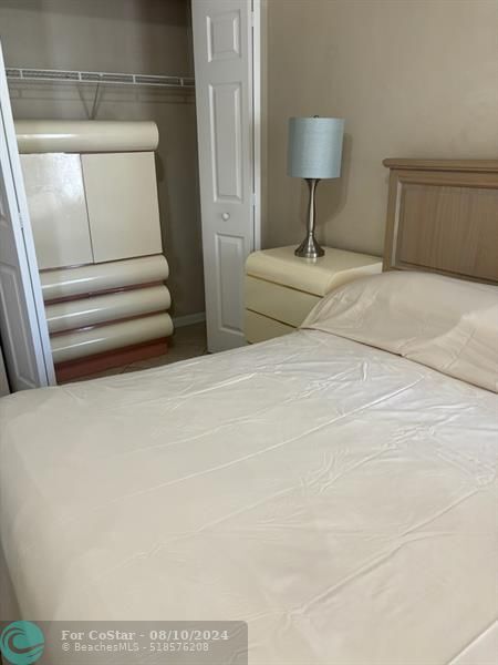 Foto del edificio - 16194 SW 14th St