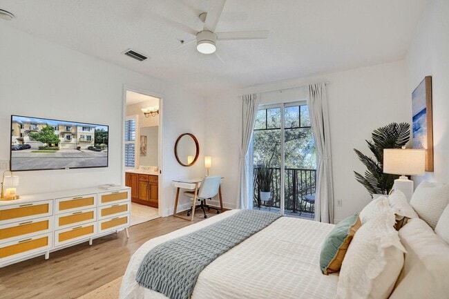 Photo - 642 NW 38th Cir Townhome