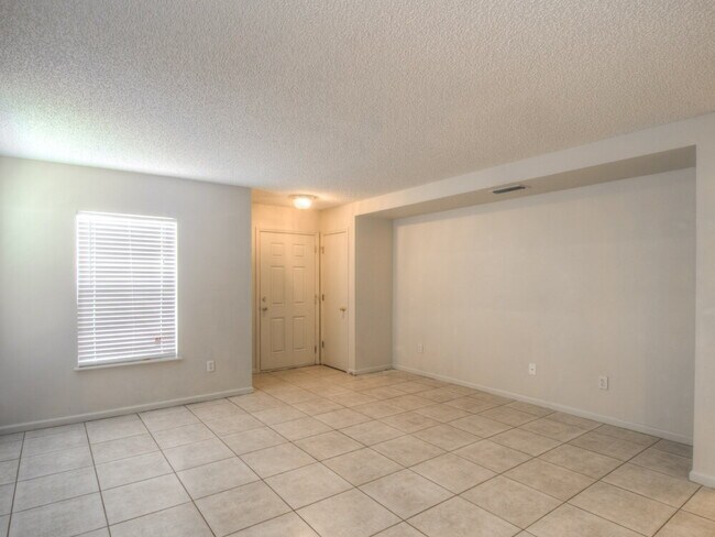 Foto del edificio - 1123 Sunray Ct