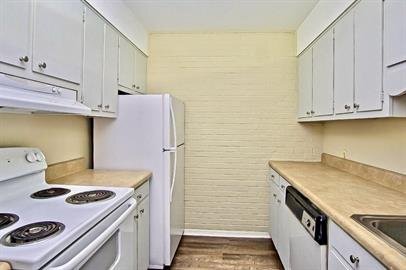 Foto del edificio - 240 Harmon Ave