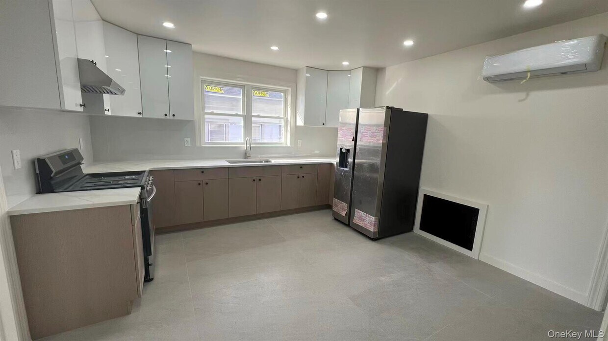 Foto principal - 46-11 157th St