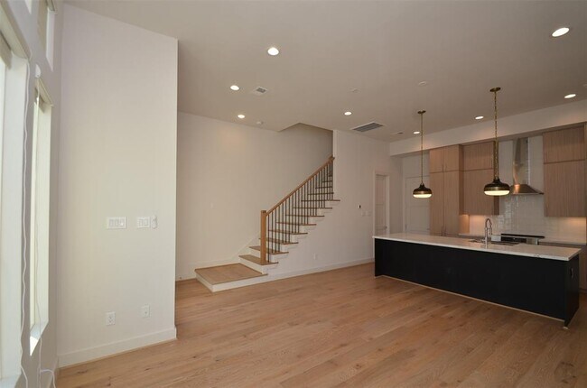Foto del edificio - 2414 Gray St