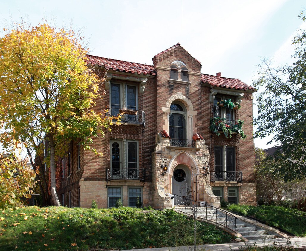 Primary Photo - 3545 Colfax Ave S