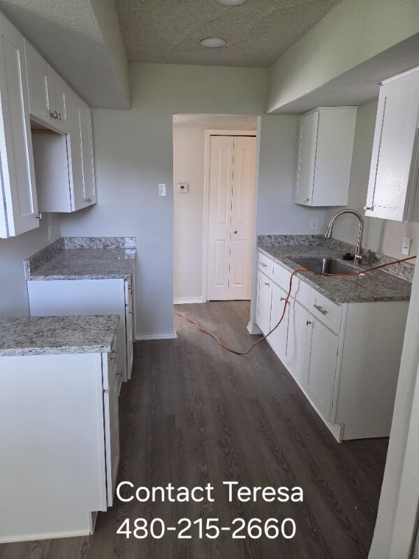 Building Photo - 4325 Chestnut Dr