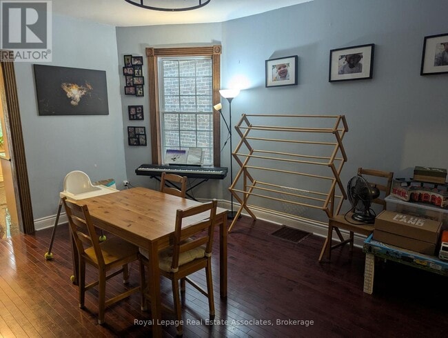 Building Photo - 52 Ashdale Ave
