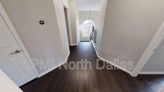 Foto del edificio - 18416 Woodpond Pl