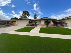 Building Photo - 6767 N Sierra Vista Ave