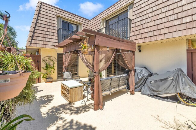 Foto del edificio - 2776 SW 15th St