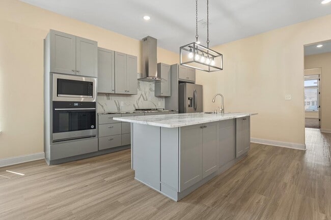 Building Photo - 48 Wilshire Blvd