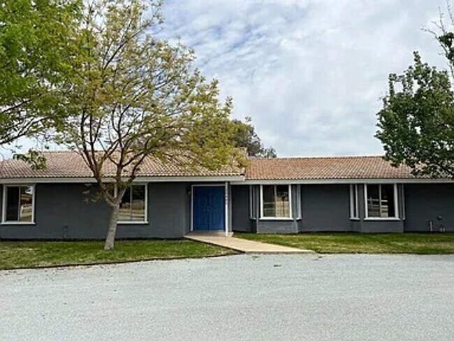 Foto del edificio - 10485 E Herndon Ave