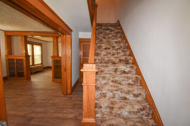 Foto del edificio - Large Home in Loganton with 1 Car Garage!