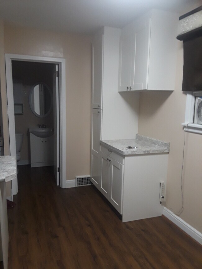 Corner Office/Storage - 1205 Cloquet Ave