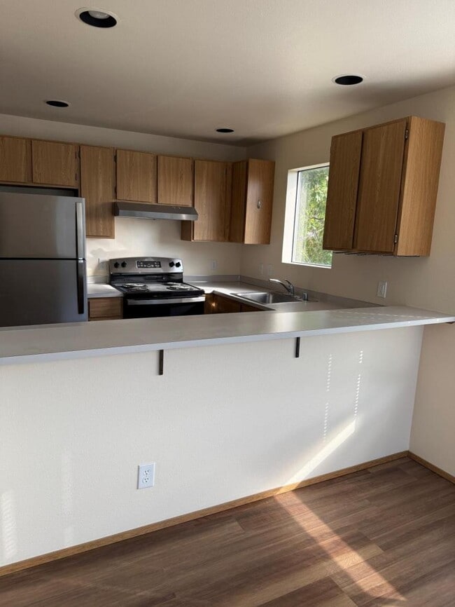 Building Photo - 2 bedroom in Seattle WA 98119