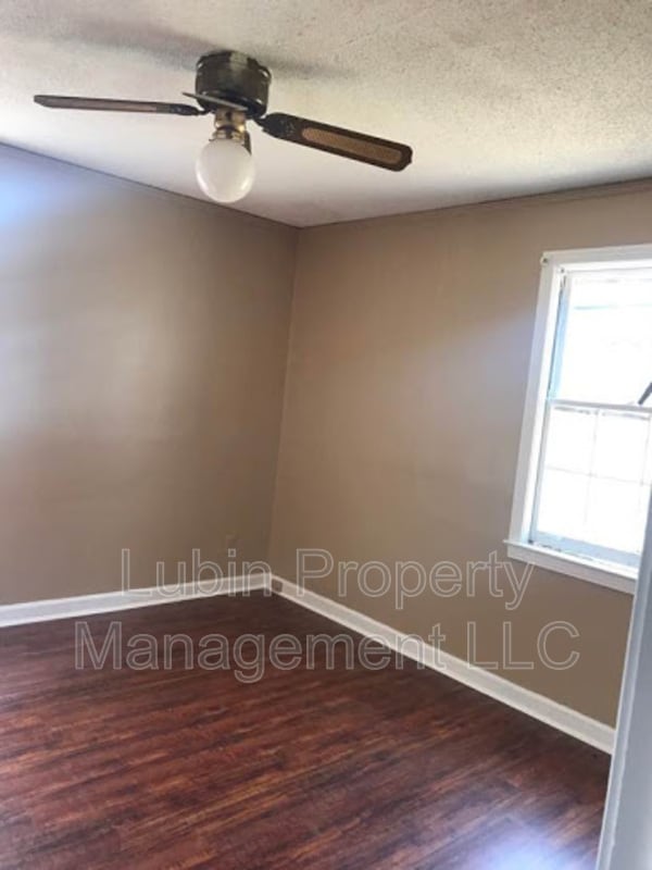 Building Photo - 3093 Saint Charles Dr